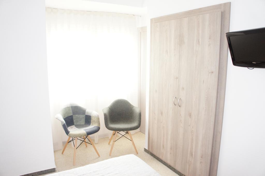 Hostal Torras ซานต์ ฮิลาริ ซาคาล์ม ภายนอก รูปภาพ