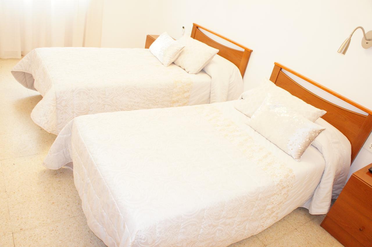 Hostal Torras ซานต์ ฮิลาริ ซาคาล์ม ภายนอก รูปภาพ