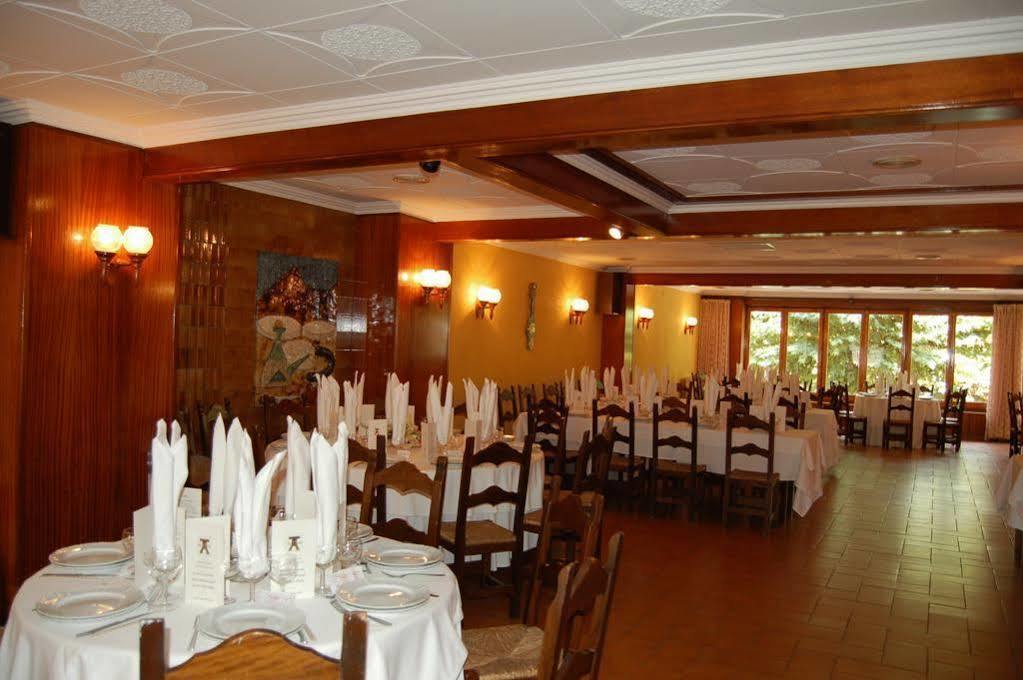 Hostal Torras ซานต์ ฮิลาริ ซาคาล์ม ภายนอก รูปภาพ