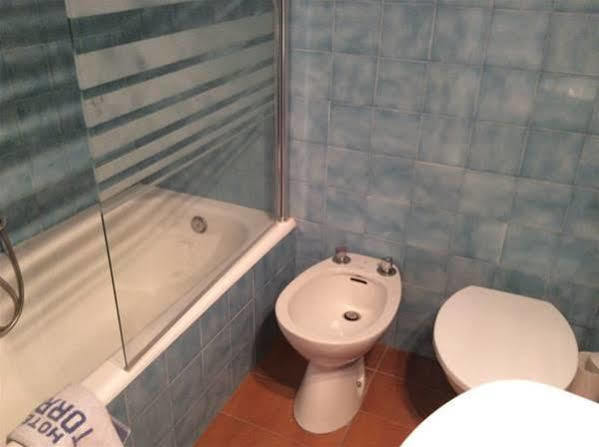 Hostal Torras ซานต์ ฮิลาริ ซาคาล์ม ภายนอก รูปภาพ