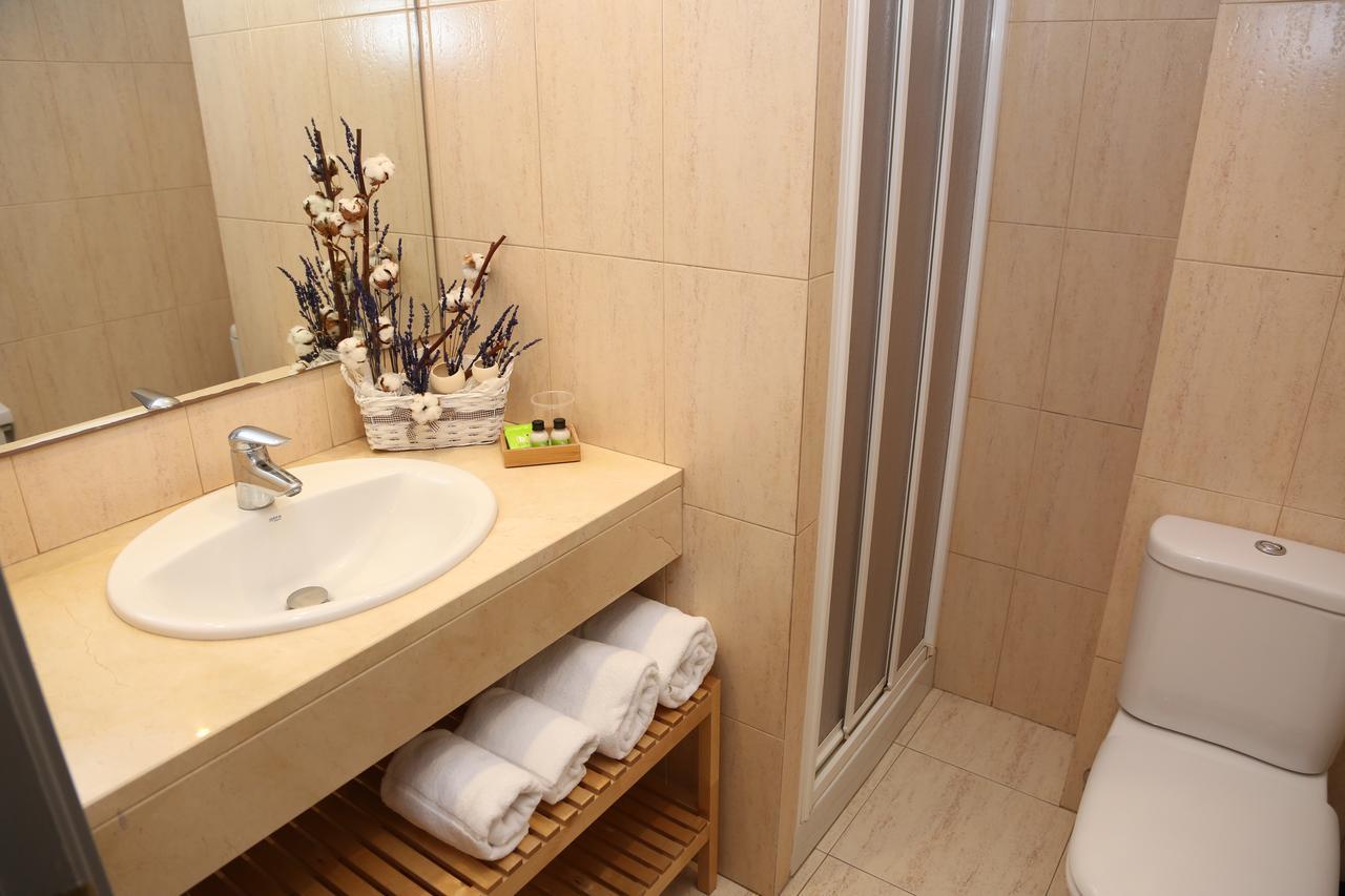 Hostal Torras ซานต์ ฮิลาริ ซาคาล์ม ภายนอก รูปภาพ