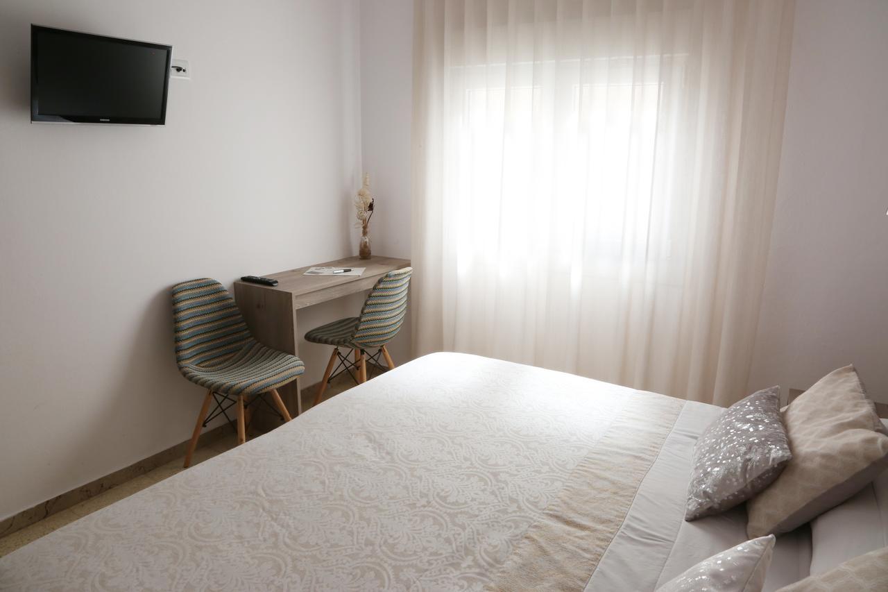 Hostal Torras ซานต์ ฮิลาริ ซาคาล์ม ภายนอก รูปภาพ
