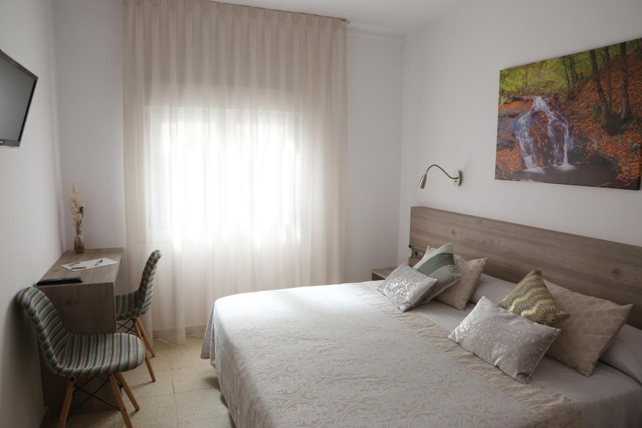 Hostal Torras ซานต์ ฮิลาริ ซาคาล์ม ภายนอก รูปภาพ