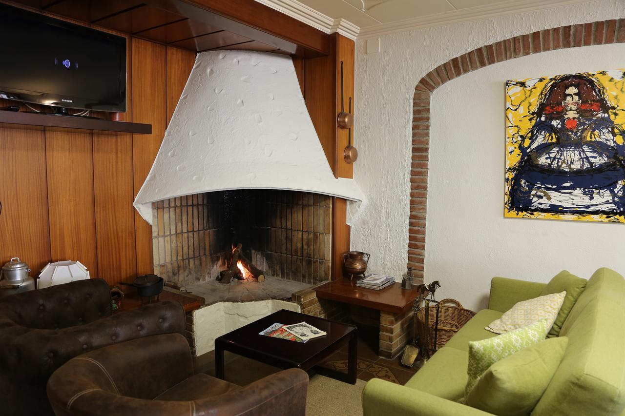 Hostal Torras ซานต์ ฮิลาริ ซาคาล์ม ภายนอก รูปภาพ